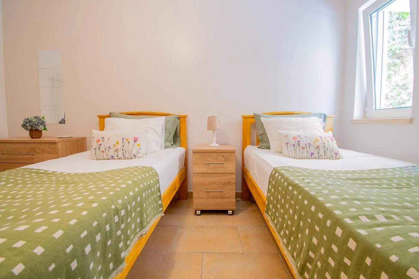 Apartment Bela Vista Estombar